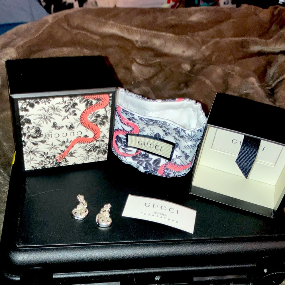 Gucci gg signature double heart earrings